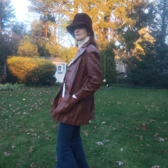 Vintage 1970s Chestnut Brown Leather Jacket - Picture 2 of 9